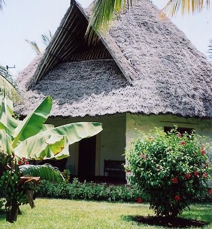 דיאני ביץ' Les Datchi Cottages מראה חיצוני תמונה