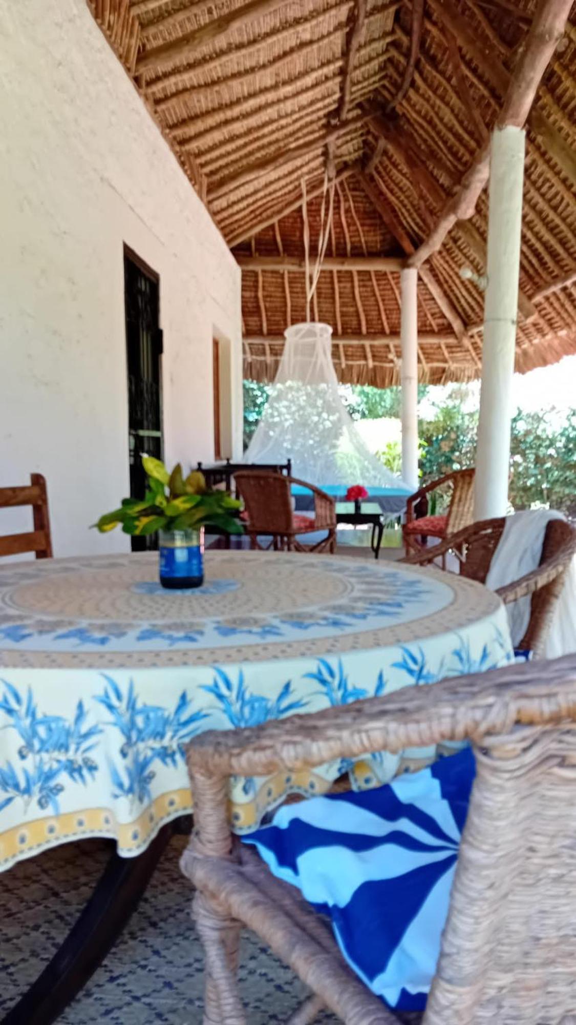 דיאני ביץ' Les Datchi Cottages מראה חיצוני תמונה